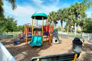 3776 82nd Ave Cir E, Sarasota, FL 34243 - Photo 17