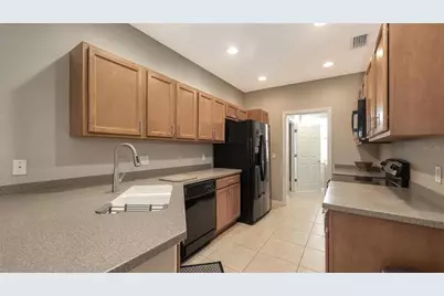 3776 82nd Avenue Circle E #103, Sarasota, FL 34243 - Photo 11