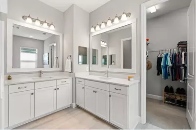 8281 Grande Shores Drive, Sarasota, FL 34240 - Photo 25