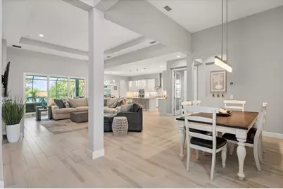 8281 Grande Shores Drive, Sarasota, FL 34240 - Photo 9