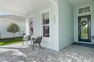 8281 Grande Shores Dr, Sarasota, FL 34240 - Photo 7