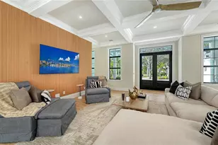 656 Tropical Cir, Sarasota, FL 34242 - Photo 7