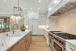 656 Tropical Cir, Sarasota, FL 34242 - Photo 27