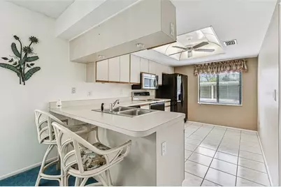 7676 Eagle Creek Drive, Sarasota, FL 34243 - Photo 11