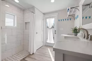 211 85th St, Holmes Beach, FL 34217 - Photo 37