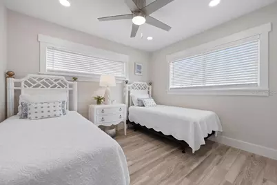 211 85th Street, Holmes Beach, FL 34217 - Photo 33