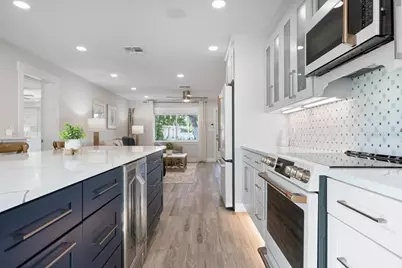 211 85th Street, Holmes Beach, FL 34217 - Photo 21