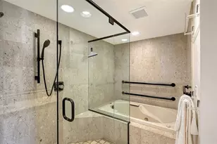 360 Gulf of Mexico Dr, Longboat Key, FL 34228 - Photo 23