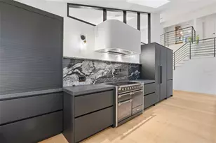 6349 Ravenwood Way, Sarasota, FL 34243 - Photo 11