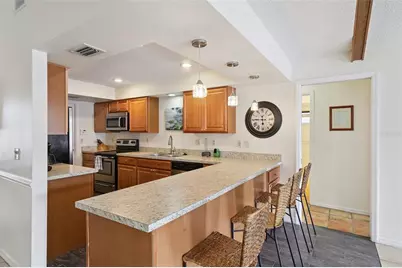 7505 23rd Avenue Drive W, Bradenton, FL 34209 - Photo 5