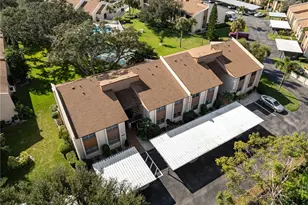 2401 Clubhouse Cir, Sarasota, FL 34232 - Photo 31