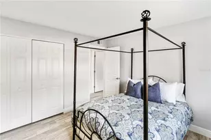 2401 Clubhouse Cir, Sarasota, FL 34232 - Photo 13