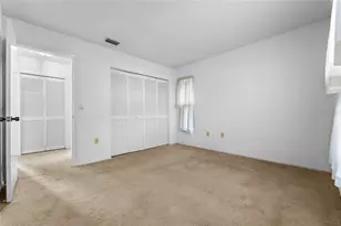 4299 Oakhurst Cir E, Sarasota, FL 34233 - Photo 9