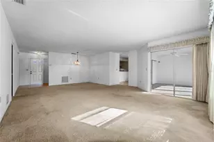 4299 Oakhurst Cir E, Sarasota, FL 34233 - Photo 5