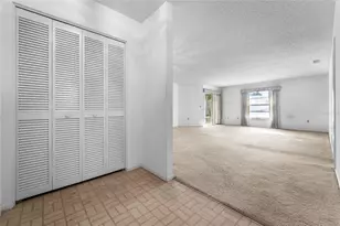 4299 Oakhurst Cir E, Sarasota, FL 34233 - Photo 3