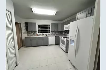 8611 51st Avenue W, Bradenton, FL 34210 - Photo 13