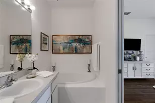 3935 Yellowstone Cir, Sarasota, FL 34233 - Photo 15