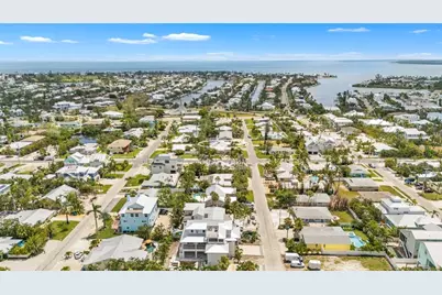 302 67th Street, Holmes Beach, FL 34217 - Photo 35