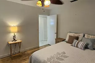 2009 Riverbluff Pkwy, Sarasota, FL 34231 - Photo 13