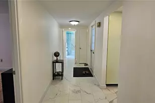 2009 Riverbluff Pkwy, Sarasota, FL 34231 - Photo 3