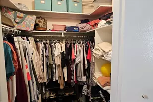 2009 Riverbluff Pkwy, Sarasota, FL 34231 - Photo 17