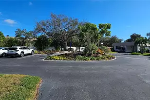 2009 Riverbluff Pkwy, Sarasota, FL 34231 - Photo 29