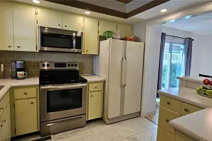 2009 Riverbluff Pkwy, Sarasota, FL 34231 - Photo 5