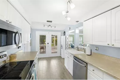 5603 1st Avenue Dr NW, Bradenton, FL 34209 - Photo 9