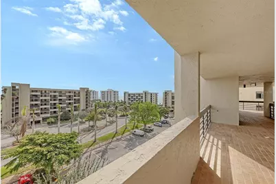 1095 Gulf Of Mexico Drive #502, Longboat Key, FL 34228 - Photo 39