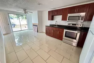 10101 Springtree Ct, Tampa, FL 33615 - Photo 11