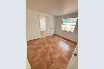 10101 Springtree Court, Tampa, FL 33615 - Photo 17