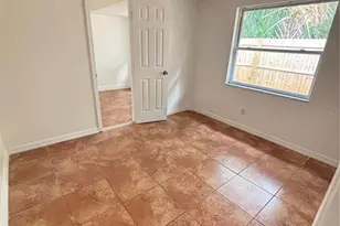 10101 Springtree Ct, Tampa, FL 33615 - Photo 17