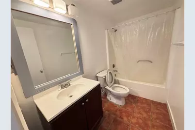 10101 Springtree Court, Tampa, FL 33615 - Photo 19