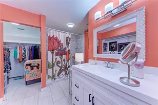 511 Lakeside Dr, Bradenton, FL 34210 - Photo 17