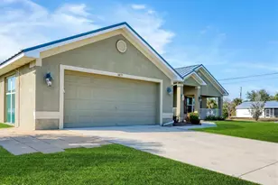 9477 Arnaz Cir, Port Charlotte, FL 33981 - Photo 3