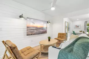 2641 Hyde Park St, Sarasota, FL 34239 - Photo 11