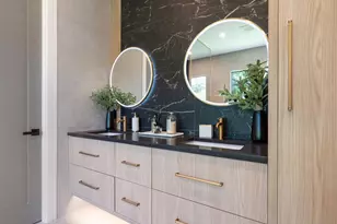 2467 Hyde Park St, Sarasota, FL 34239 - Photo 15