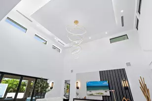 2467 Hyde Park St, Sarasota, FL 34239 - Photo 7