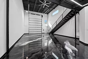 6562 Palmer Park Cir, Sarasota, FL 34238 - Photo 9