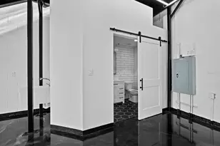 6562 Palmer Park Cir, Sarasota, FL 34238 - Photo 7