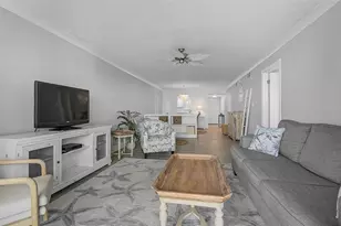 3585 Lake Bayshore Dr, Bradenton, FL 34205 - Photo 23