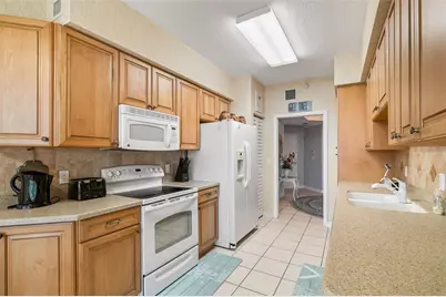 1800 Benjamin Franklin Drive #B1007, Sarasota, FL 34236 - Photo 11