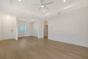 10105 Canaveral Cir, Sarasota, FL 34241 - Photo 13