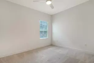 10105 Canaveral Cir, Sarasota, FL 34241 - Photo 33