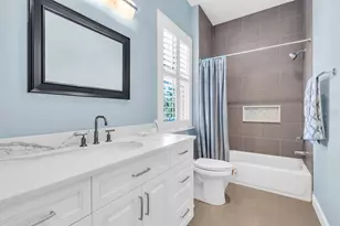 2224 Tami Sola St, Sarasota, FL 34237 - Photo 29