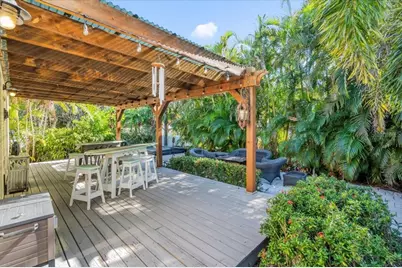 2224 Tami Sola Street, Sarasota, FL 34237 - Photo 35