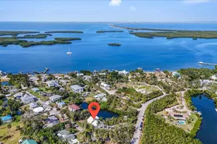 1015 Bayshore Dr, Terra Ceia, FL 34250 - Photo 57