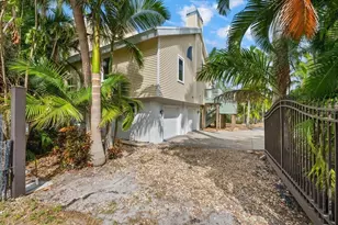 1015 Bayshore Dr, Terra Ceia, FL 34250 - Photo 93