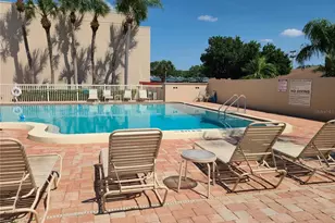 2763 Woodgate Ln, Sarasota, FL 34231 - Photo 19