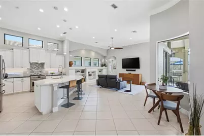 7060 Whitemarsh Circle, Lakewood Ranch, FL 34202 - Photo 9